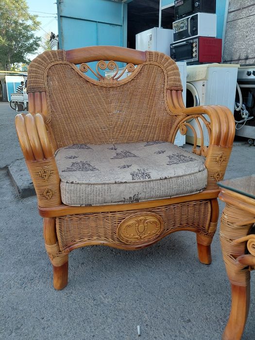 Продам привозной роскошный диван кресло