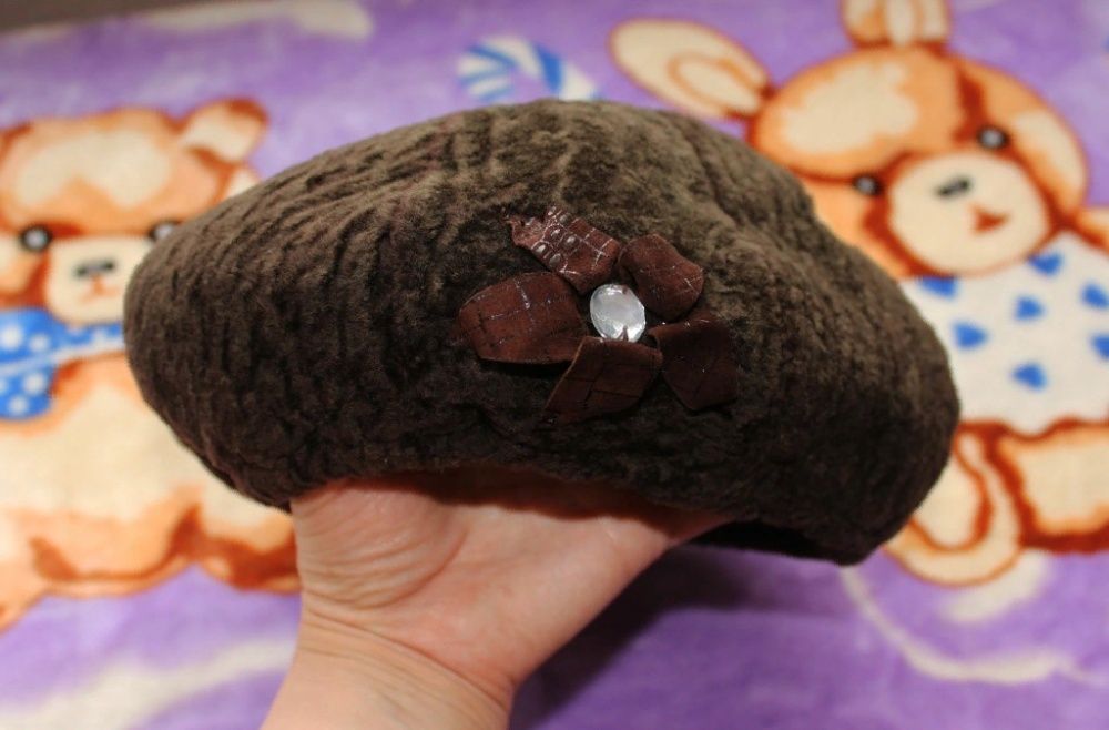 Берет из мутона б\у 54 р-р