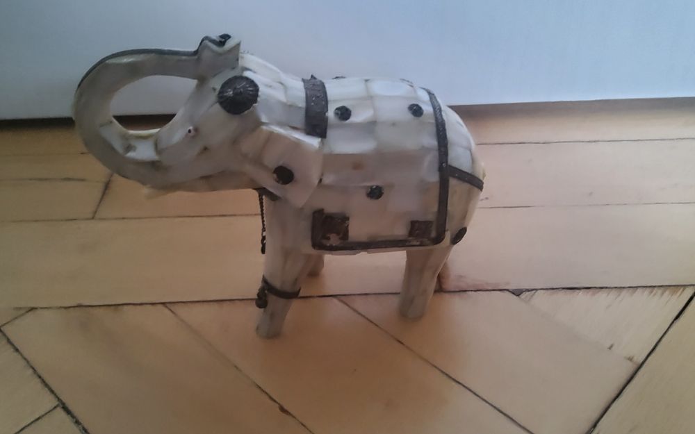 Elefant din sidef