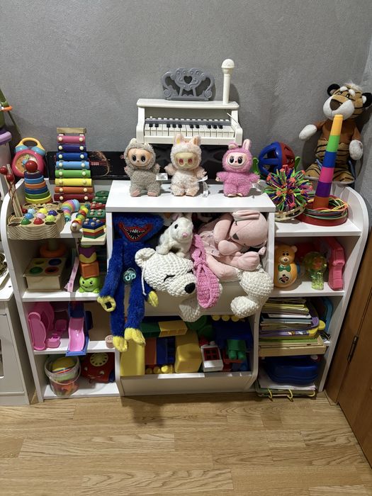 Продам стеллаж для игрушек