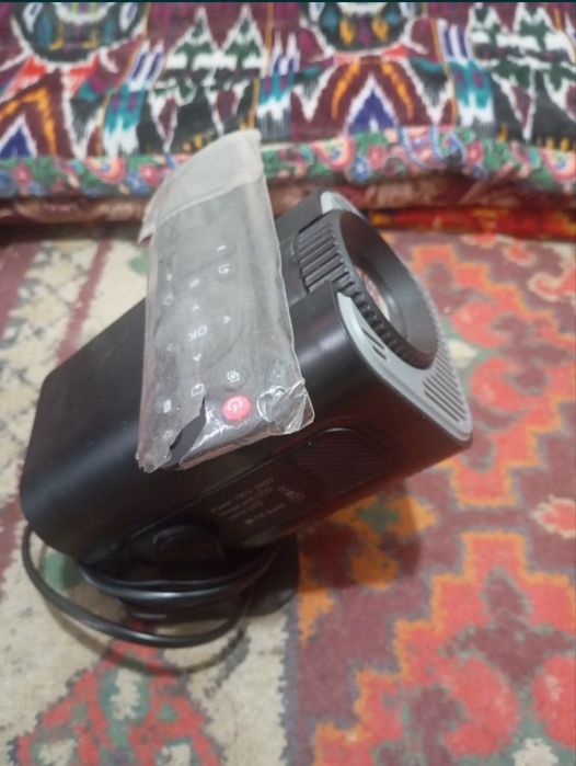 HY320 Mini Projector