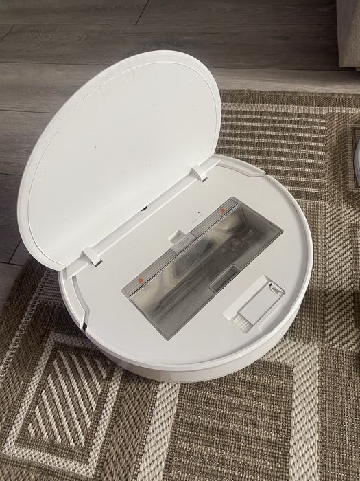 Продам робот пылесос Dreame f9