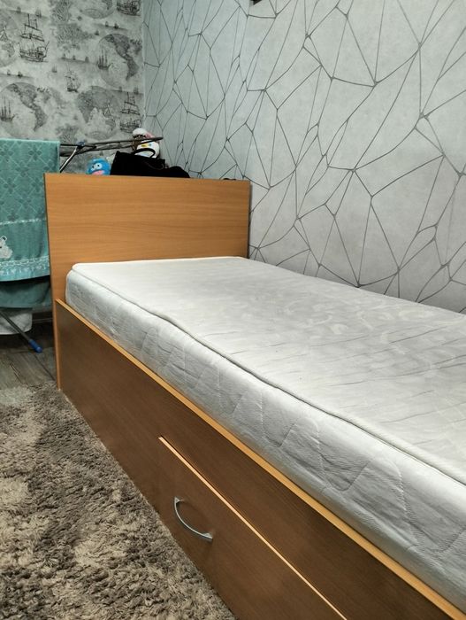 Кровать,190*80,с матрасом.