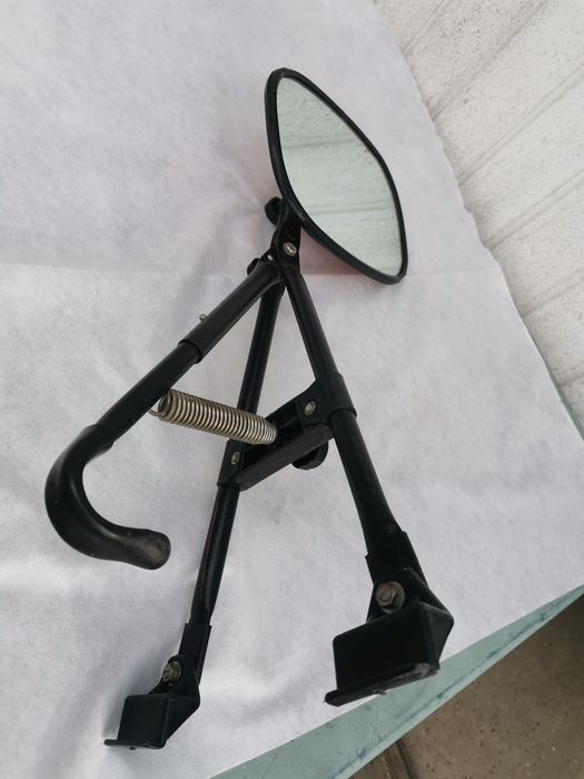 Vînd oglindă în stare bună.