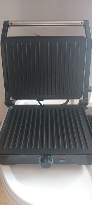 grill 2000w  rosu si negru