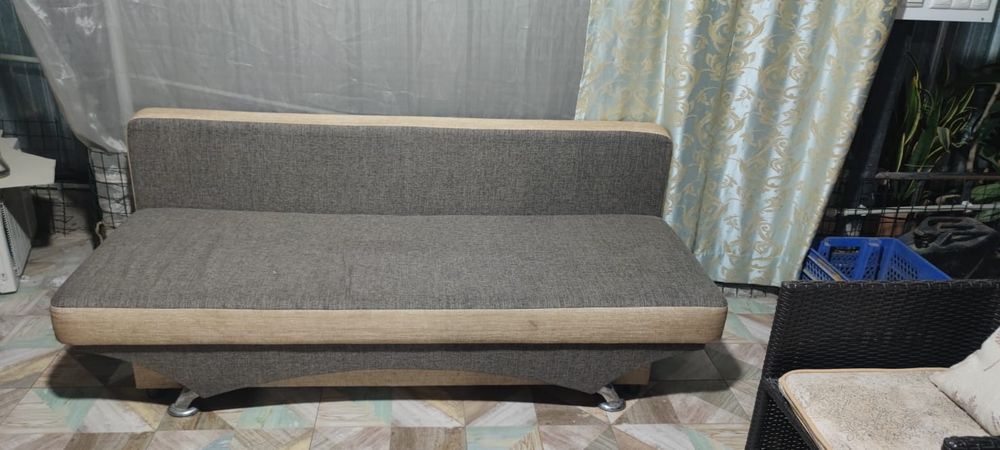 Продам два разных дивана