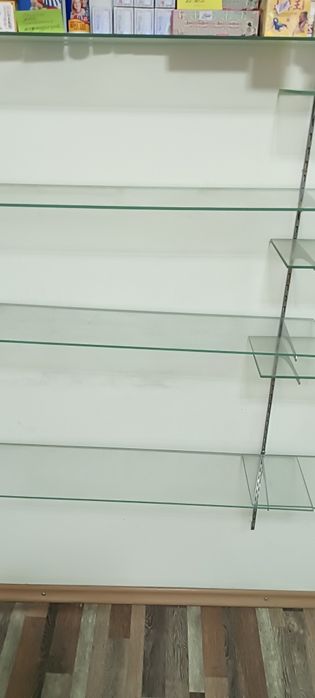 Продам полки стеклянные с кранштейнами