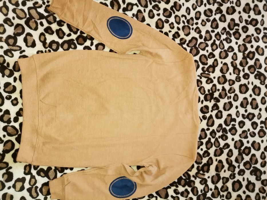 Pulover mărimea XL, purtat o data, impecabil