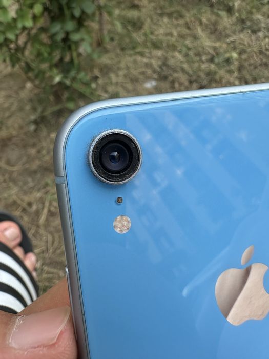 iPhone XR Blue.