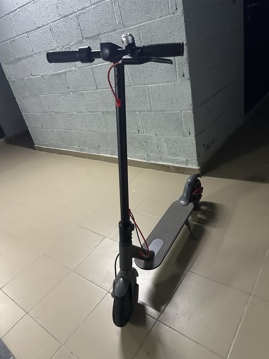 Продаю электросамокат E-scooter новый