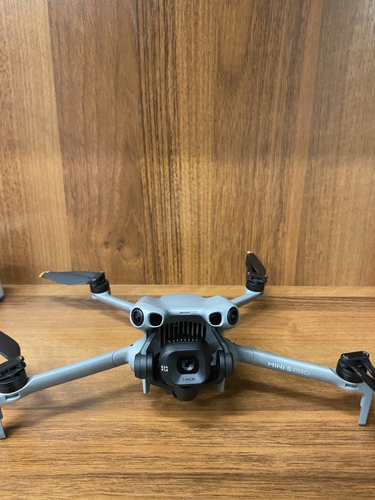 Дрон DJI Mini 5 Pro