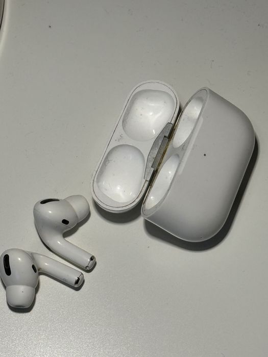 AirPods Pro - 1st Gen
