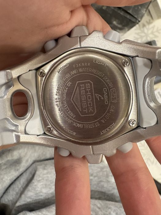 Gshock часовник нов. С гаранционна карта и всички документи. С dustbag и кутията