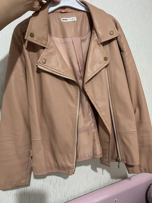 Кожаная куртка на девочку