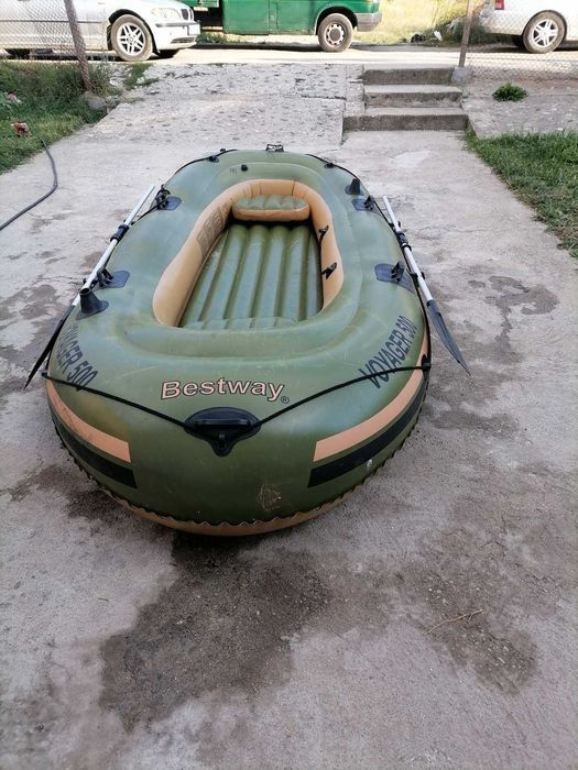 Надуваема Лодка със всичке принадлежности