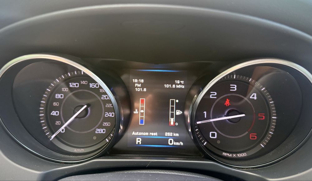 Jaguar XE 2.0d 180 CP Cutie Automata! Garantie 12 Luni