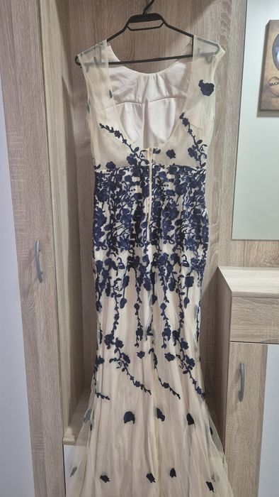 Дълга елегантна рокля