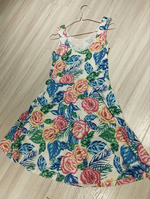 Сарафан H&M для девушки размера XS/S, юбка-колокол