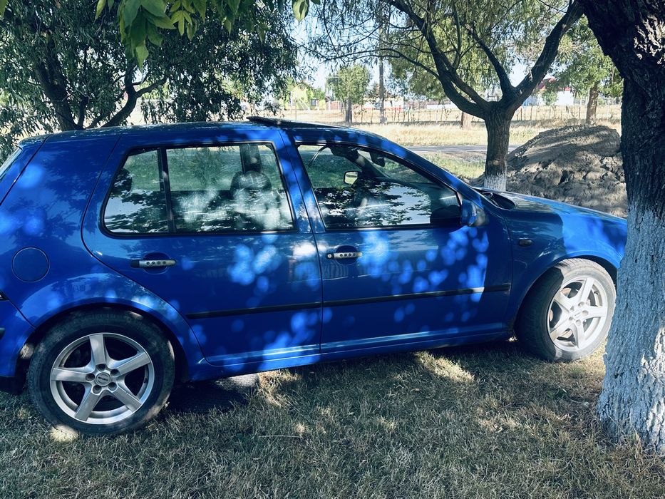 Dezmembrez Golf 4  1.4 16 V an 1998