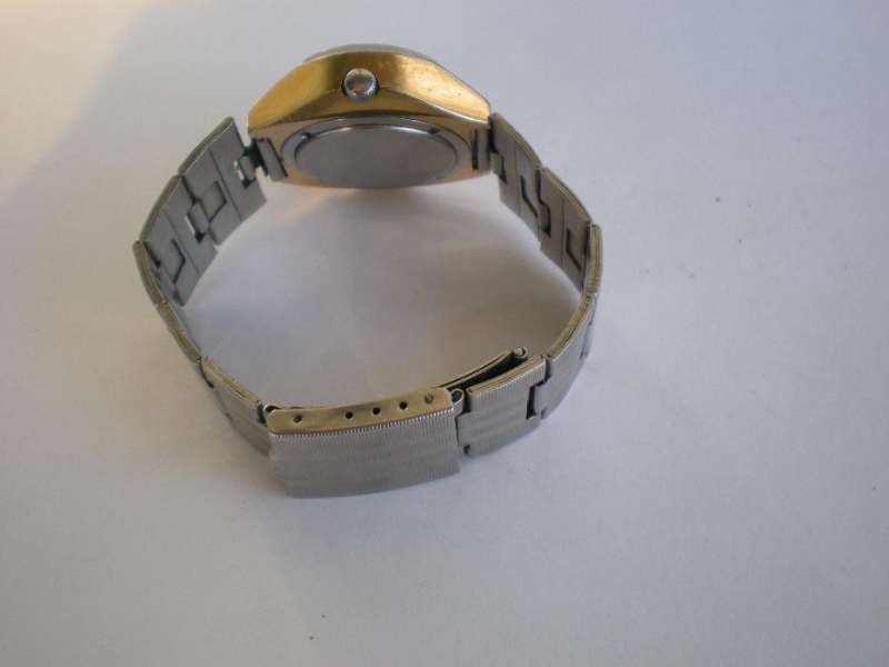 Полет стадион позлатен