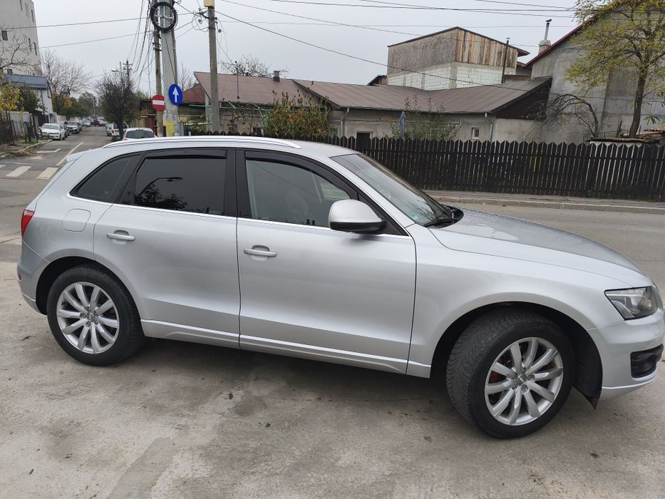 Vând Audi Q5/2.0 diesel/4x4/dotări Full