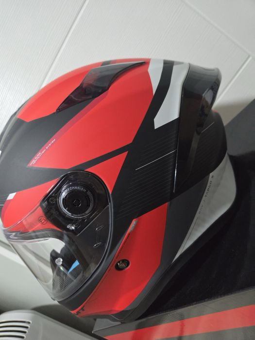 Продавам мото каска MT Helmets – размер S