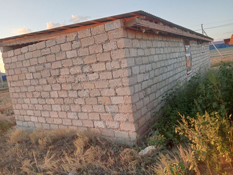 Продам времянку с гаражом