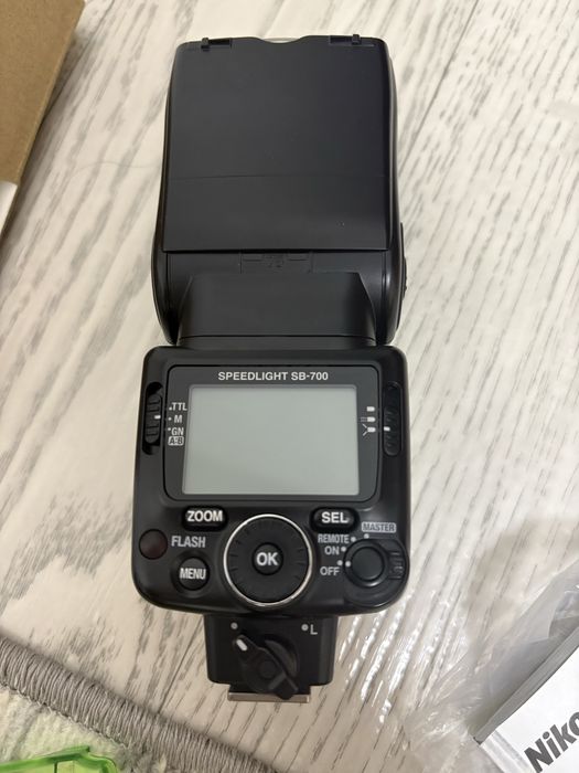 Вспышка Nikon SB-700 AF Speedlight