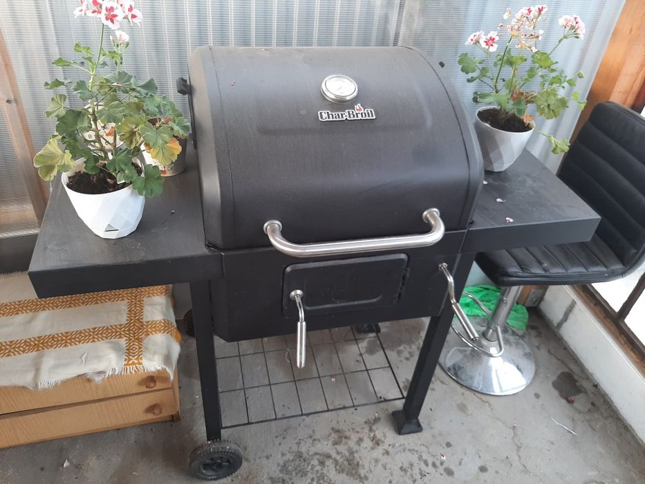 Grill CHAR BROIL pe cărbune lemne o data folosit gratar