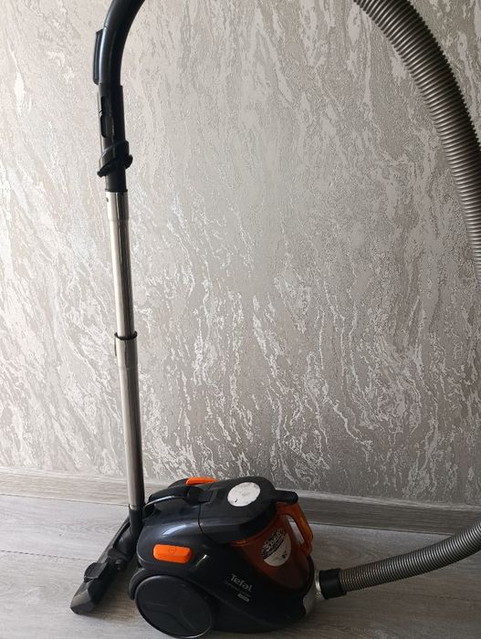 Продаётся пылесос бренд марка Tefal