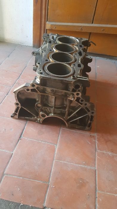 Блок цилиндров 2az-fe