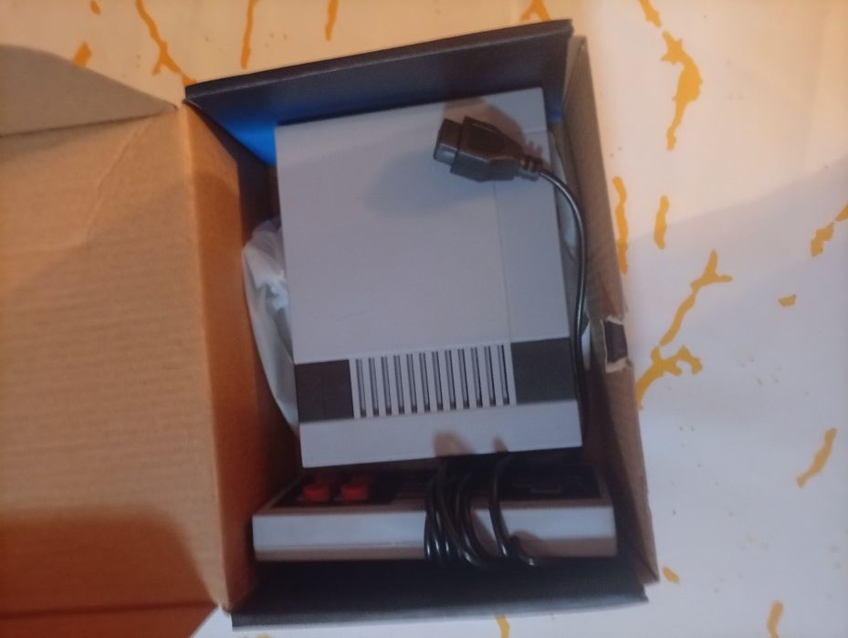 Продам игровую приставку