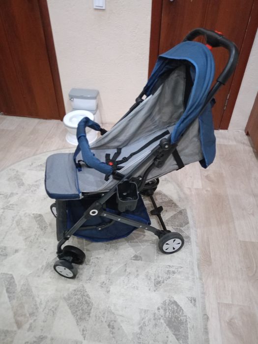 Продам прогулочную коляску