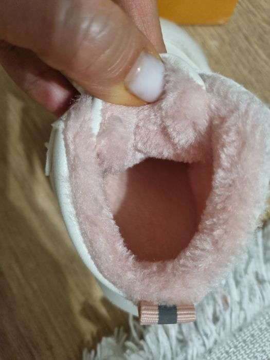 Кроссовки утеплённые