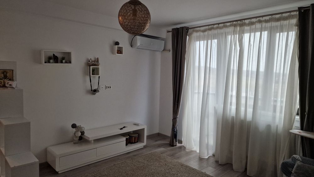 Închiriez apartament 3 camere – termen lung | Valea Lupului (lângă Res