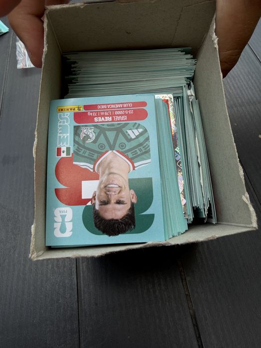 Vand sau schimb cartonase World Cup Panini