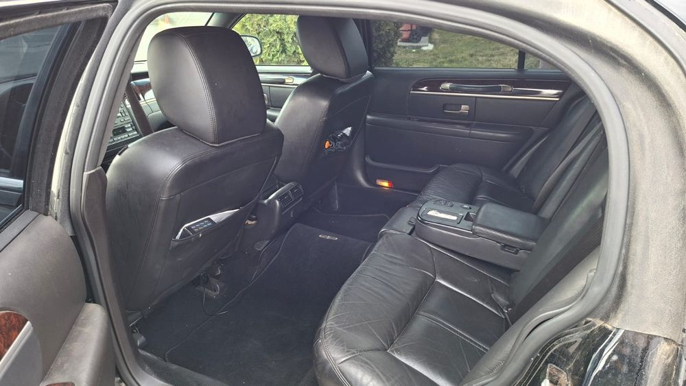 2011 Lincoln Town Car Executive L