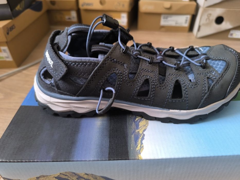 Meindl Нови оригинални дамски туристически сандали номер 39