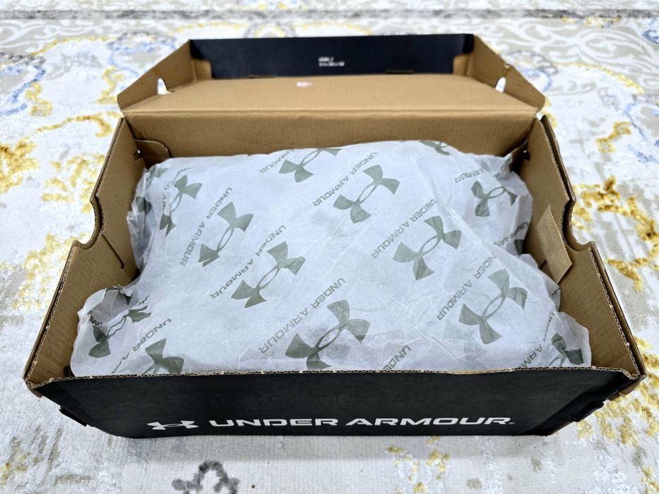 Under Armour Charged Surge 4