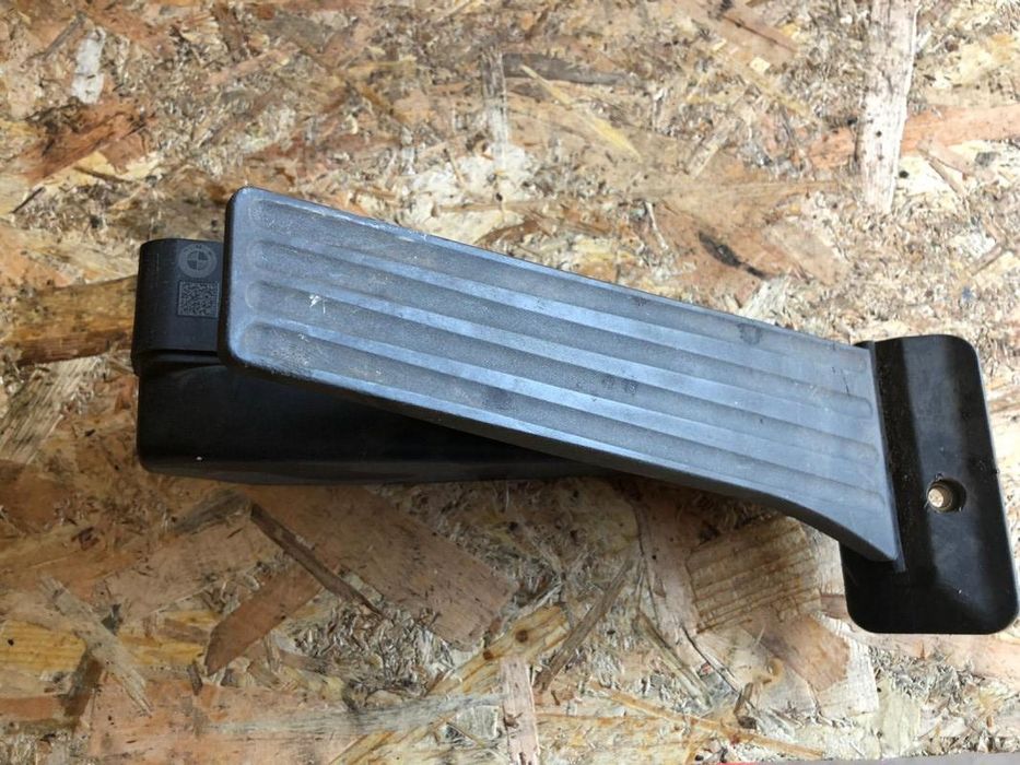 Pedala acceleratie BMW Seria 1 E81, E87 6770935 2.0d