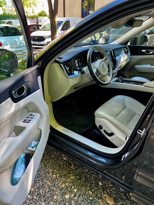 Volvo XC60 T8 Twin Engine 2019 2.0 plug in hybrid 93869 km