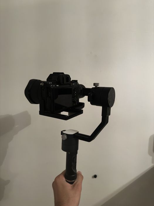 Vând stabilizator zhiyun crane 2 utilizat