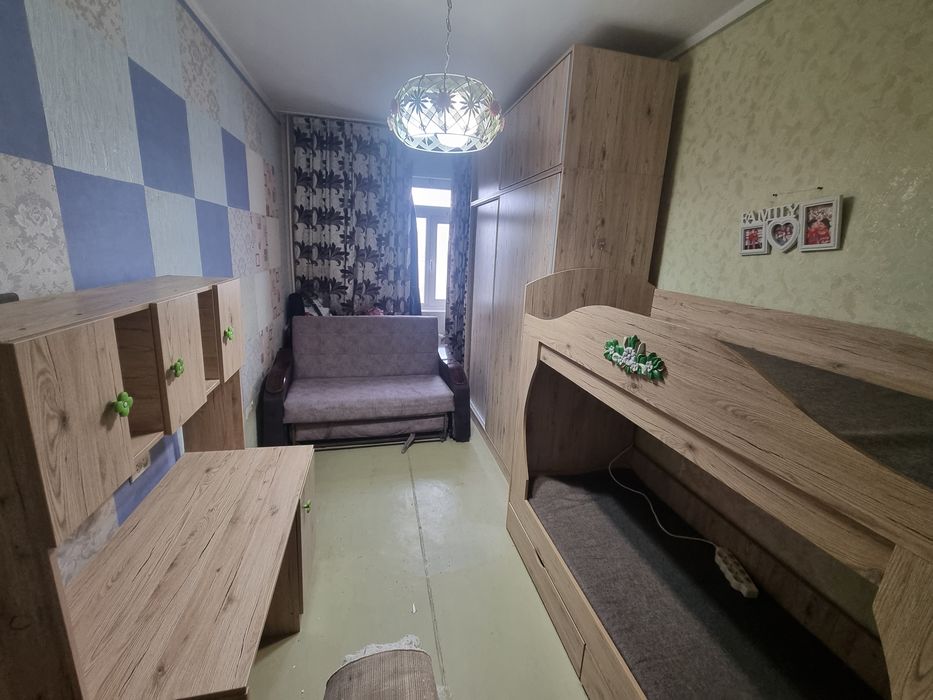 Продаётся шкаф, парта, диван , двухъярусная кровать