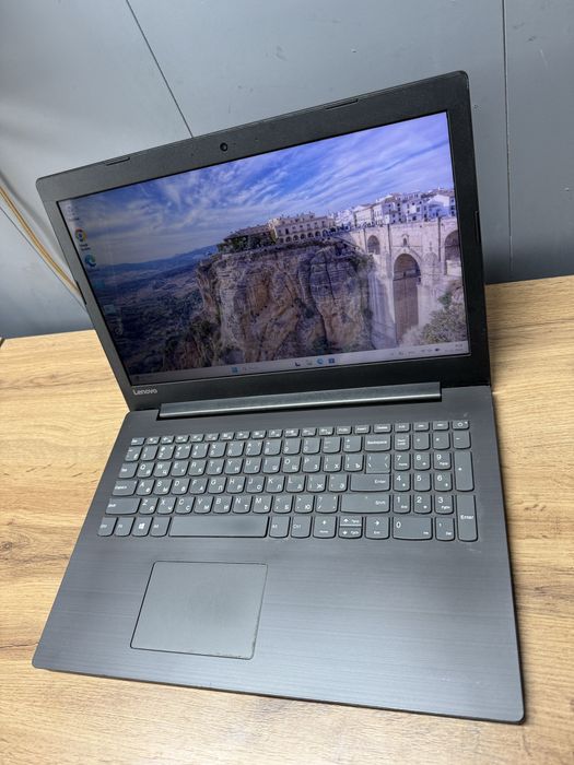 Ноутбук Lenovo core i3 / озу 8 /ссд