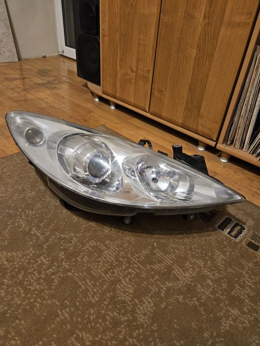 Десен фар за Пежо 307 CC Hatchback Combi Фейслифт