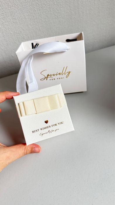 Коробка для украшений с пакетиком