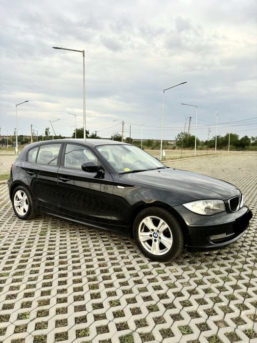 Vand BMW 118D in stare foarte buna, interior foarte bine intretinut