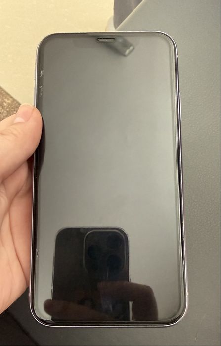 Продам iPhone 11