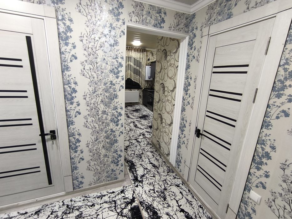 Голубой экран. 1 хоналик уй сотилади