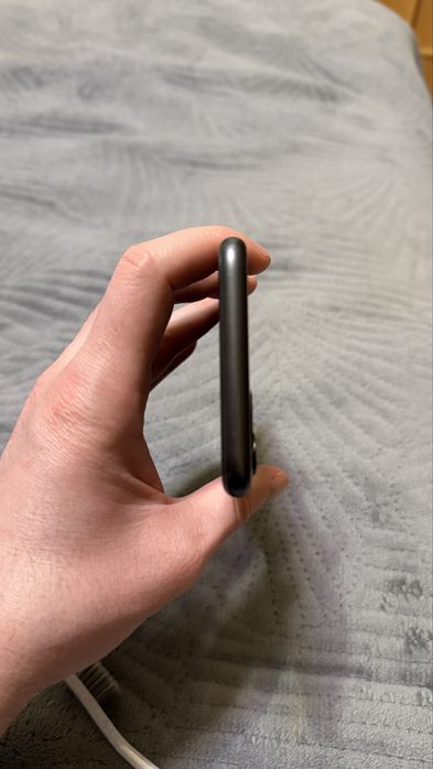 Продам iphone 11 на 128 gb